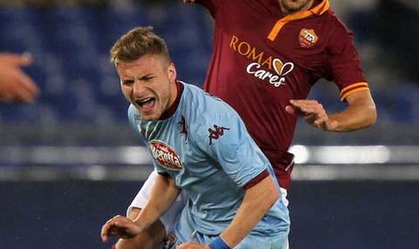 Zagueiro estava emprestado à Roma