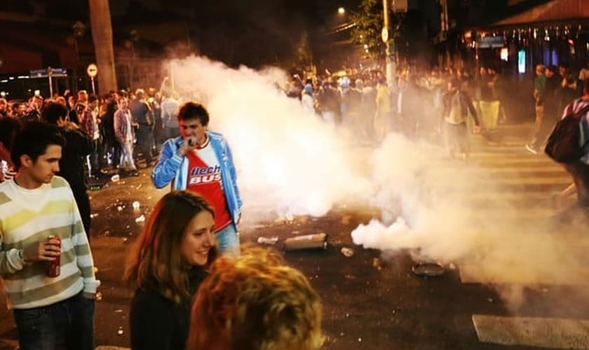 Confusão ocorreu durante a festa de torcedores argentinos na Vila Madalena, na Zona Oeste de São Paulo