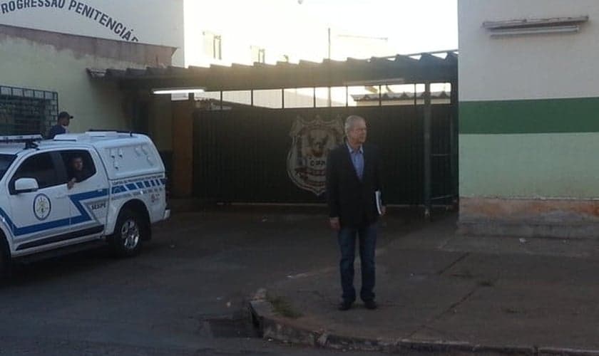 Dirceu sai do Centro de Progressão Penitenciária para primeiro dia de trabalho externo