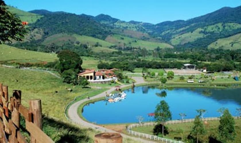 Terra Santa Viagens promove encontro de lazer para pastores em hotel fazenda