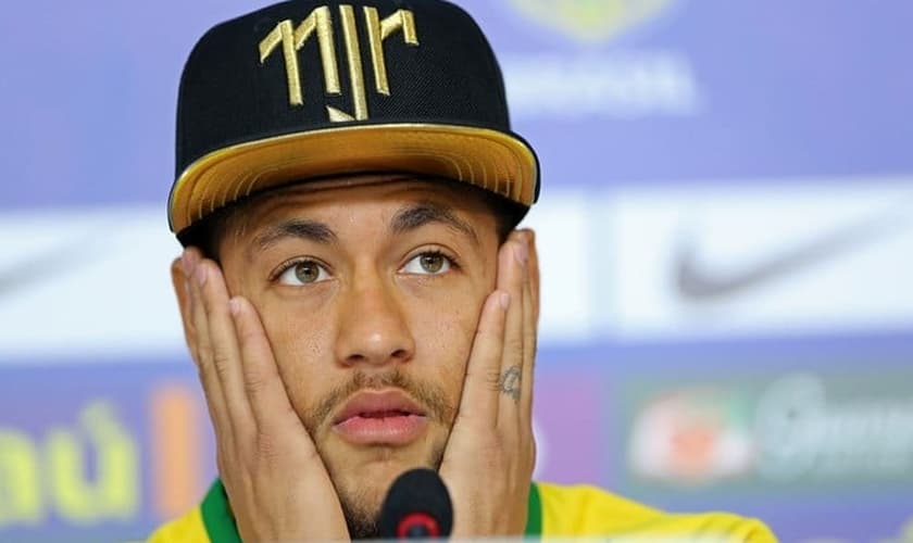 Neymar admite a dor, mas pede que equipe não abaixe a cabeça