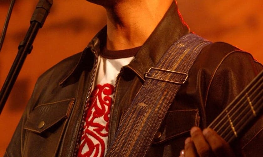 Ex-integrante do grupo Pique Novo, Emerson volta à música cristã: "Restauração"