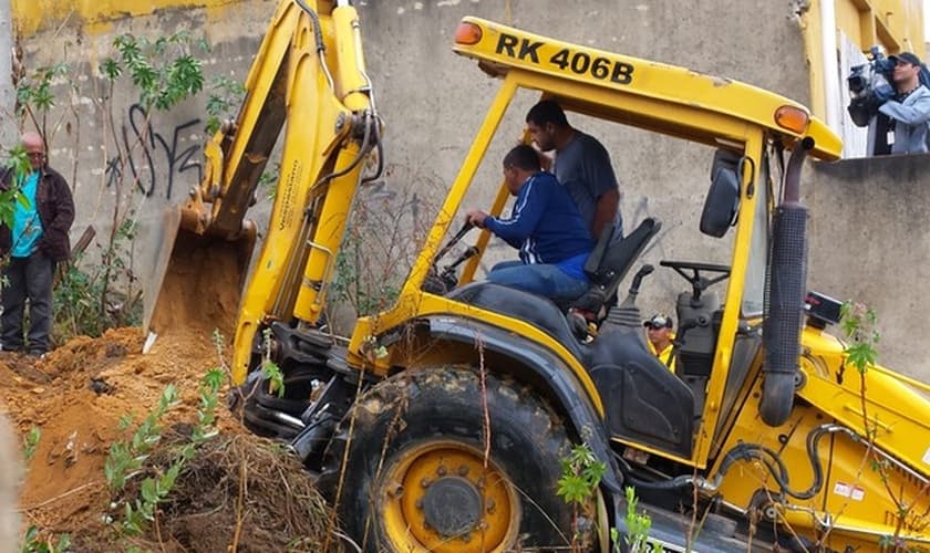 Polícia Civil faz buscas pelo corpo de Eliza Samudio, em Vespasiano