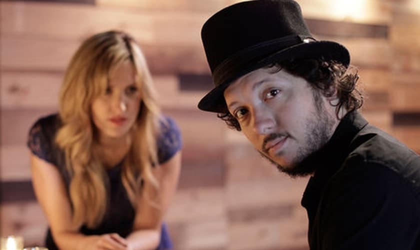 Ministro de louvor questiona a Bíblia e gera polêmica nos EUA