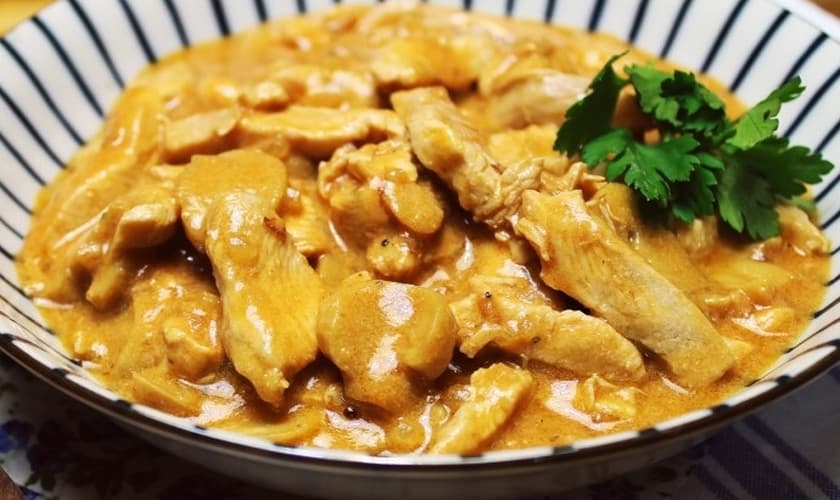 Estrogonofe de frango light com creme de abóbora