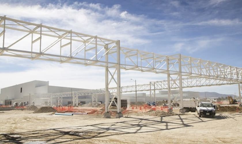 Construção da fábrica da Nissan em Aguascalientes, na região onde indústria automobilística predomina; planta é uma das 3 inauguradas no país em menos de 1 ano