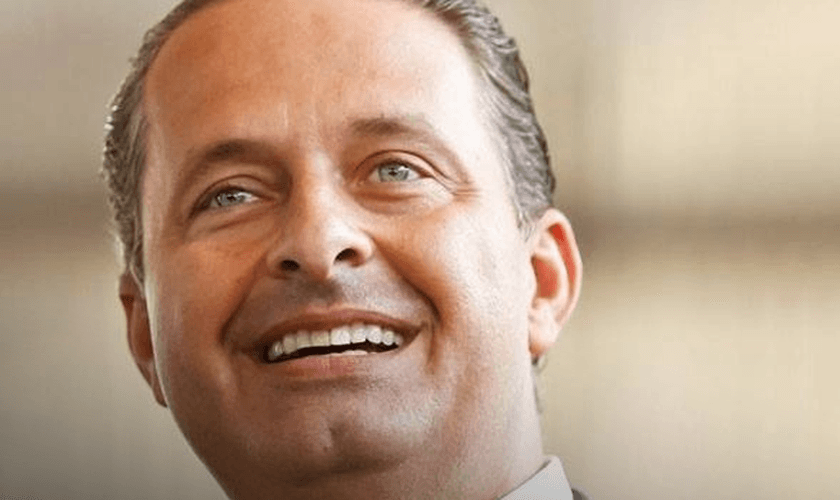 Eduardo Campos morre em acidente de avião, em Santos (SP)