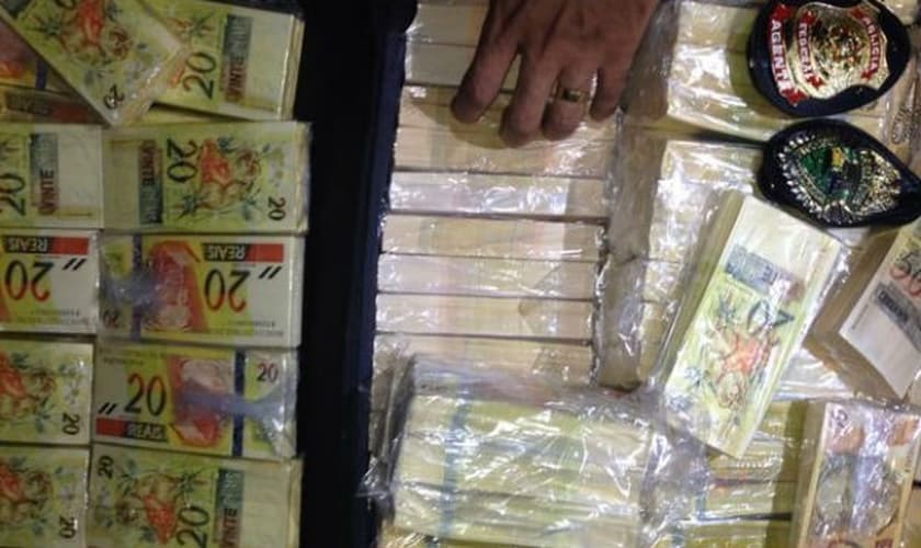 Notas estavam em uma mala em meio a carga de soja