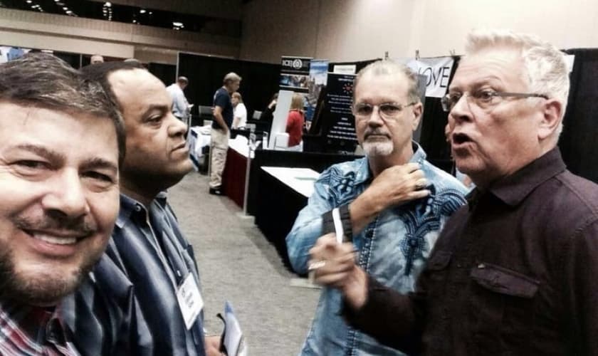 Joel Engel se encontra com líderes cristãos internacionais, nos Estados Unidos