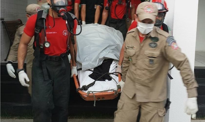 Corpo foi removido com o auxílio do Corpo de Bombeiros