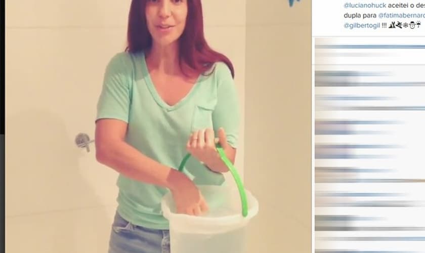 Ivete Sangalo participa do desafio do balde de gelo