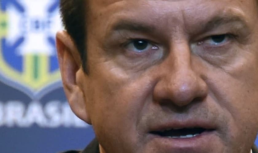 Dunga divulga sua primeira convocação para os jogos contra Colômbia e Equador