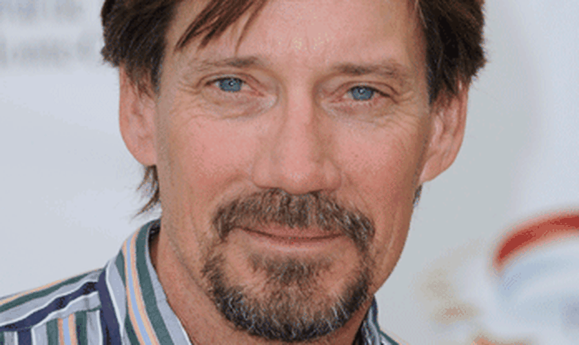 "Hollywood estará fora do mercado se não for mais flexível", diz ator de 'Deus Não Está Morto'