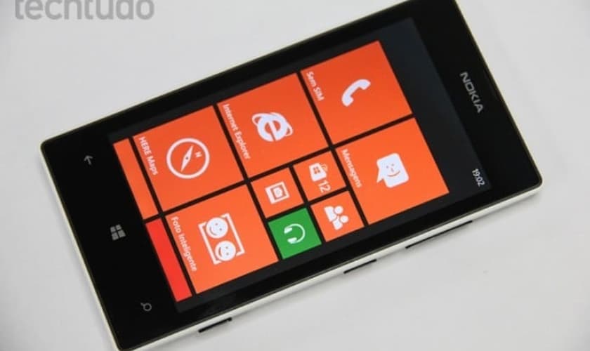 Lumia 520 tem Windows Phone 8, tela de quatro polegadas e câmera de 5 megapixels