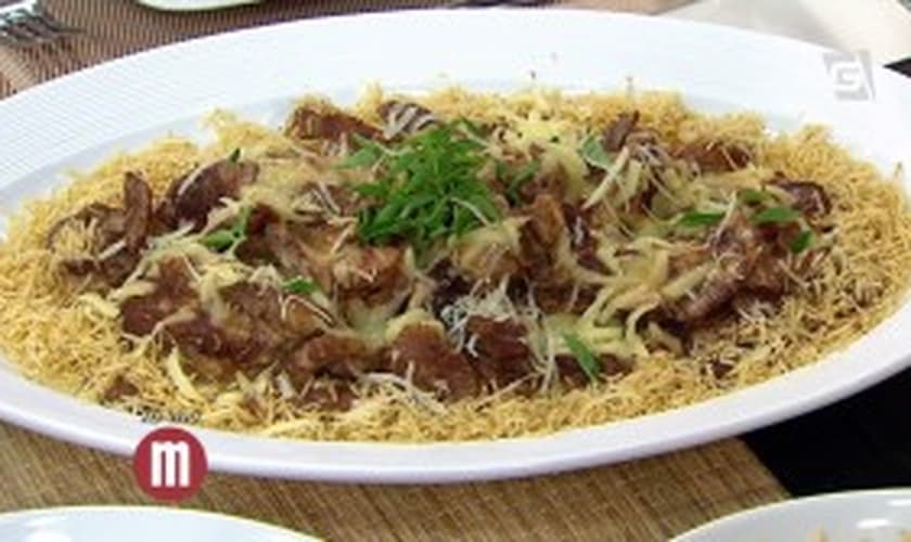 Carne com queijo na pressão