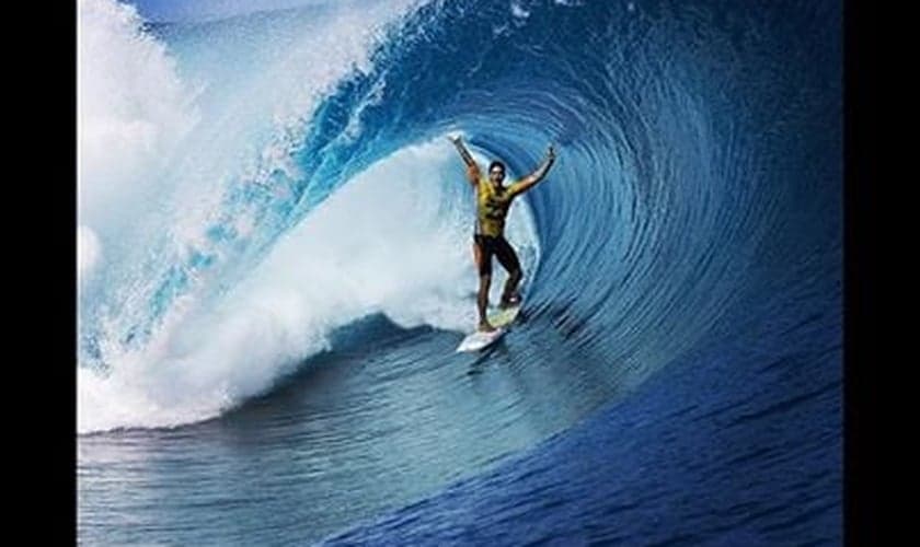 Ap. Rina celebra vitória de Gabriel Medina: "Bonito ver um campeão grato a Deus"