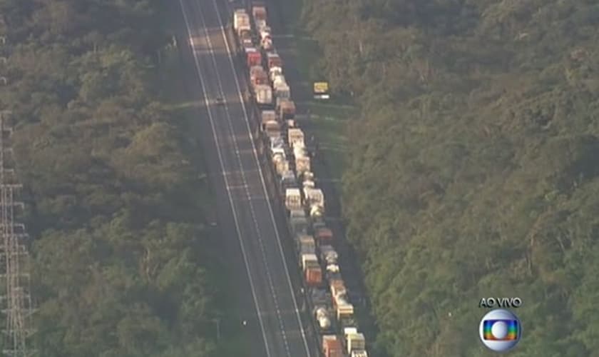 Dois acidentes fecham a Rodovia Anchieta na manhã desta quarta-feira (27)