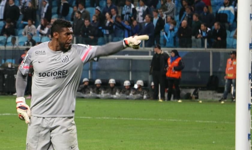 Aranha na partida contra o Grêmio, na Arena