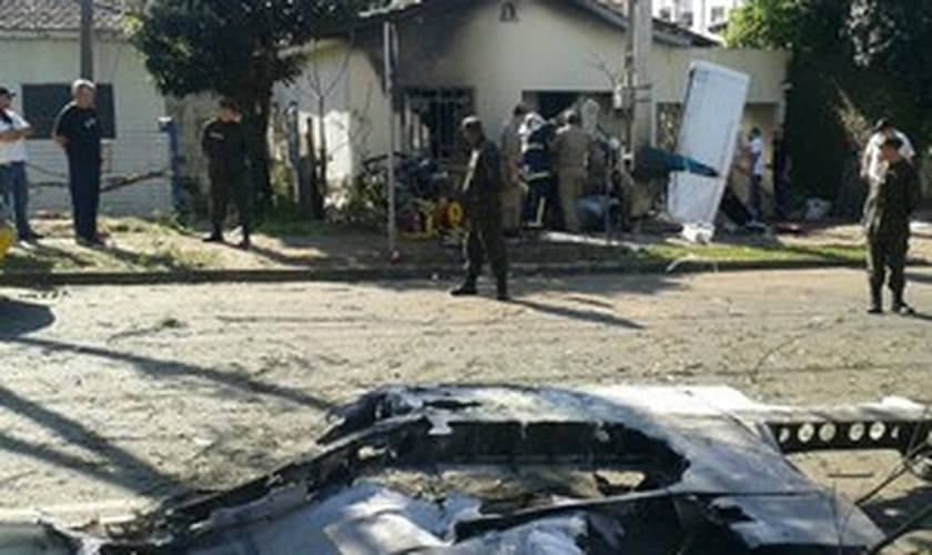 Avião caiu na tarde de sábado (30) em Curitiba