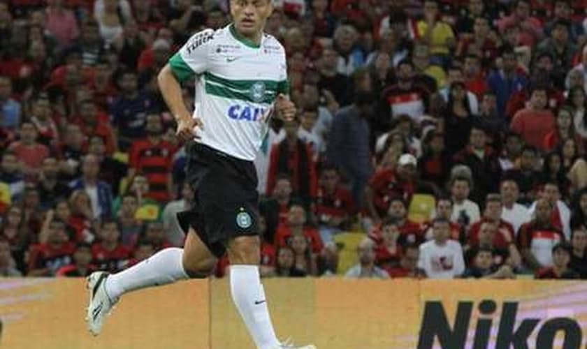 Alex está fora de ação no Coritiba e preocupa