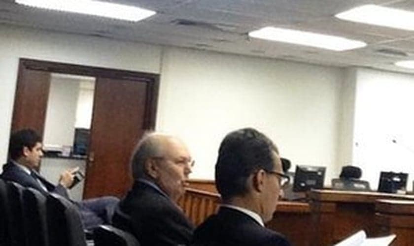 João Zanforlim (meio), advogado do Corinthians