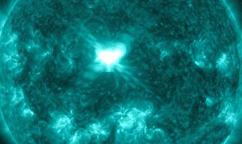 A Nasa divulgou imagens dos momentos em que ocorreram explosões no sol