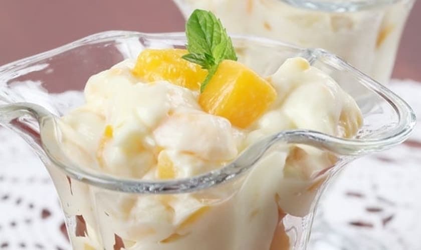 PÊSSEGO EM CALDAS COM CREME