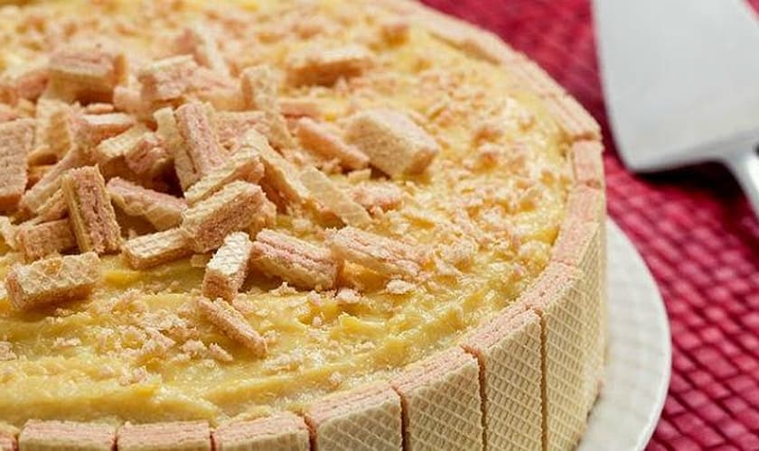 Bolo crocante com wafer