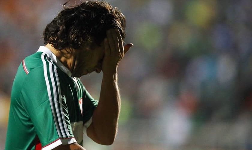 Valdivia foi expulso contra o Flamengo e corre risco de ser multado pela diretoria do Palmeiras