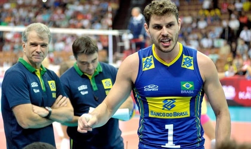 Ausência de técnico Bernardinho e de Bruninho em coletivas gera multa