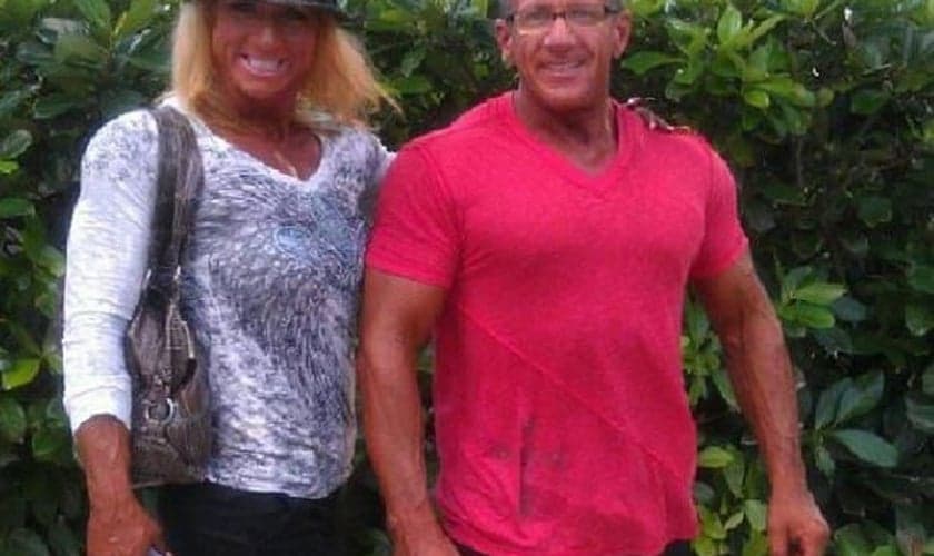 Casal cristão cria rede social para troca troca de parceiros sexuais: "Deus não nos condena"