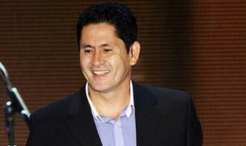 Cantor Gian segue internado e não tem previsão de alta