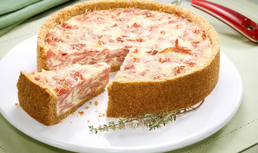 Torta de mortadela com queijo