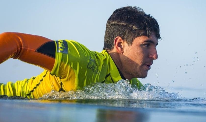Para vencer o medo, Gabriel Medina, campeão mundial de surfe de 2014, disse que a fé é o segredo. (Foto: ASP / Damien Poullenot/ Aquashot)