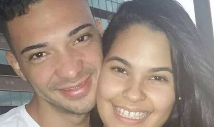 Caio e Thaís estavam juntos há 1 ano e se davam muito bem