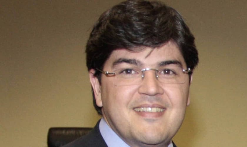 A história se repete: Benedito de Oliveira Neto, empresário envolvido no escândalo de espionagem que atingiu a campanha petista em 2010, estava em aeronave apreendida pela PF com dinheiro vivo