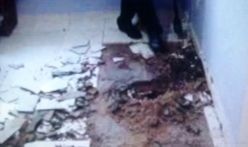 Buraco foi cavado pela polícia