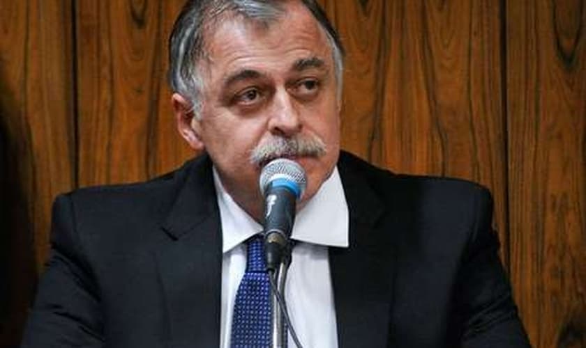 Paulo Roberto Costa foi nomeado para o cargo em 2004, pelo então presidente Luiz Inácio Lula da Silva (PT), e demitido em 2012 por Dilma Rousseff