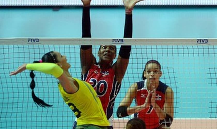 Jaque encara bloqueio dominicano