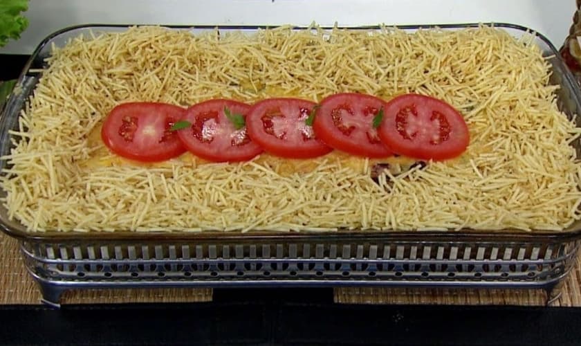 Frango cremoso com batata palha