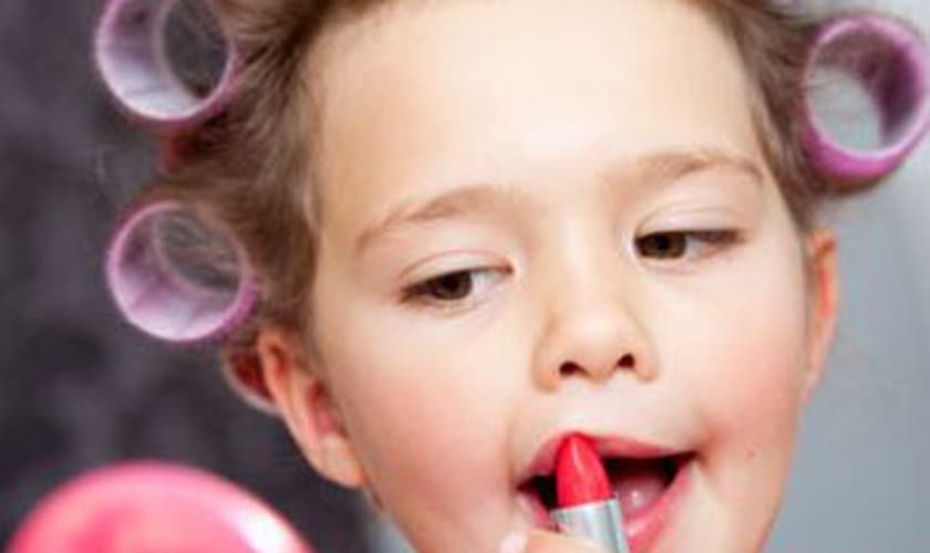 Serviços especializados em beleza oferecem tratamentos para crianças