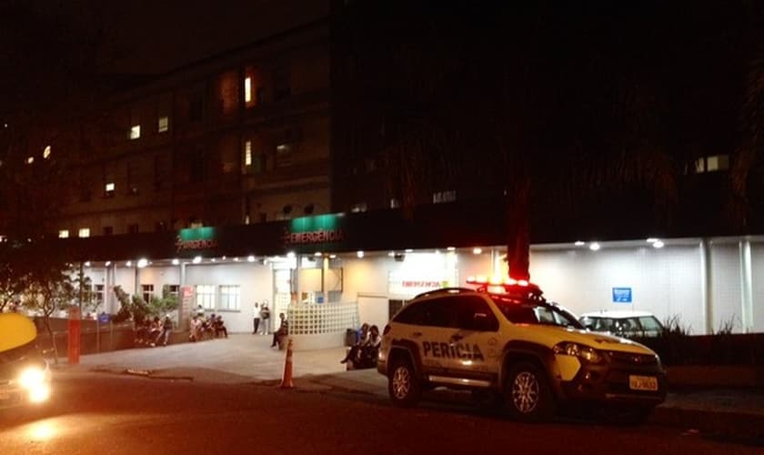 Técnicos do IGP fazem perícia no Hospital Cristo Redentor, em Porto Alegre