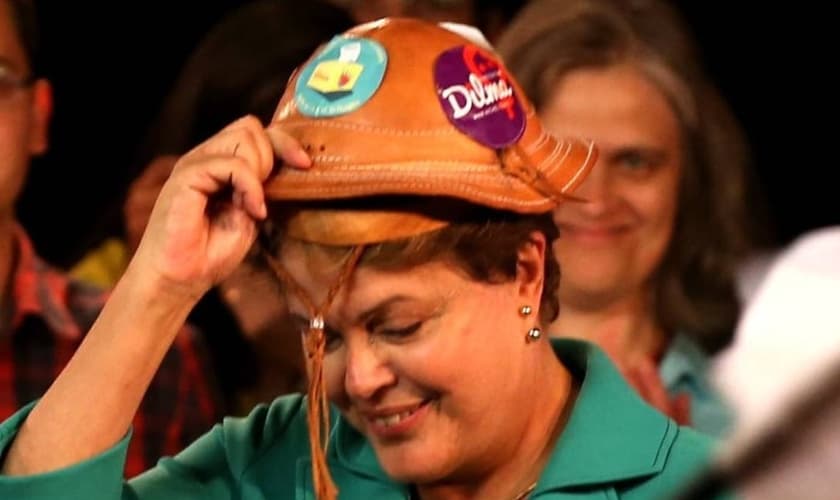 Dilma afirma que ajudará Lula a voltar em 2018 à Presidência