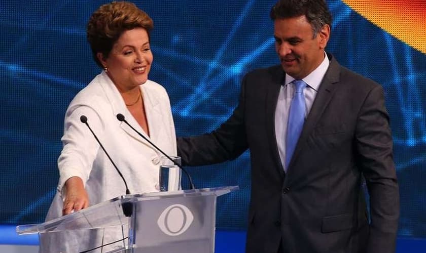 Ao final do debate, Dilma e Aécio voltaram a se cumprimentar
