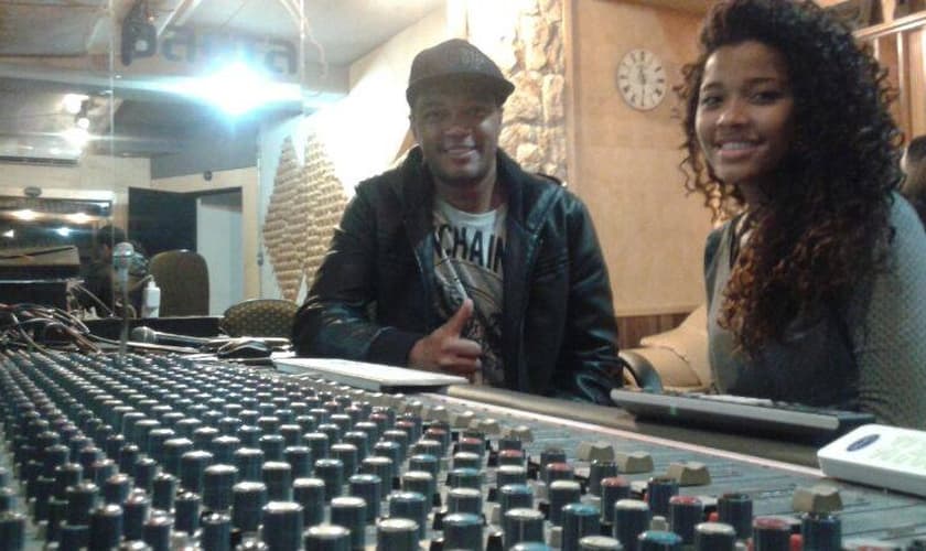 Marquinhos Gomes assina produção do 1º CD de sua filha, Gabriela: "Estamos caprichando"