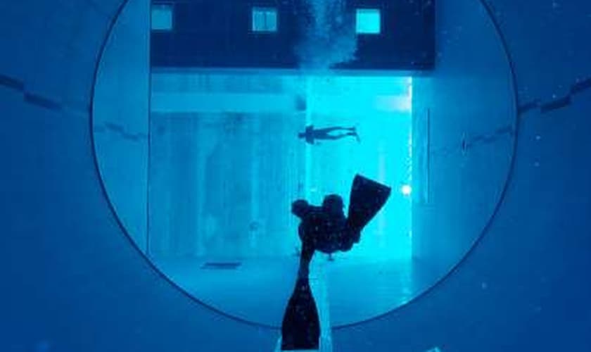 Conheça a piscina mais funda do mundo