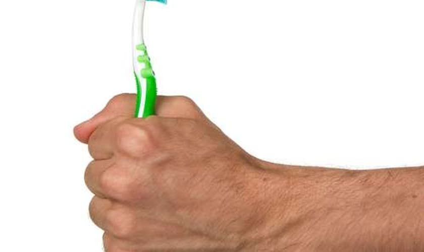 Saiba qual os 12 maiores inimigos da saúde bucal e como combatê-los