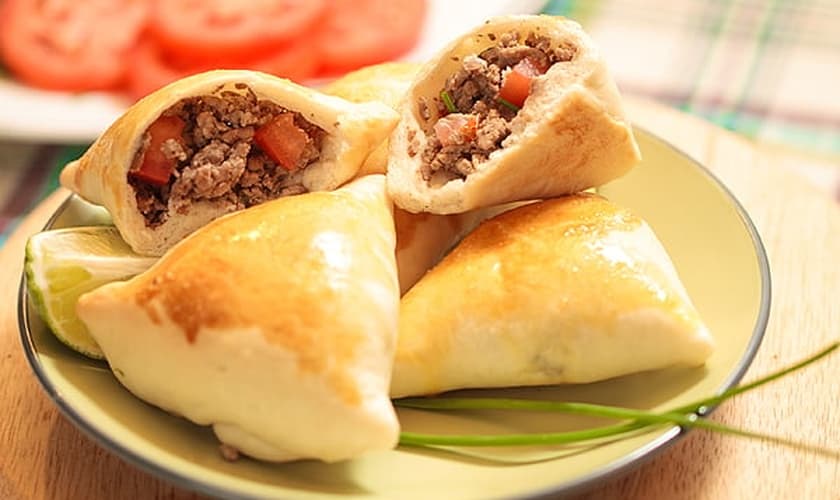 Esfirra fechada de carne