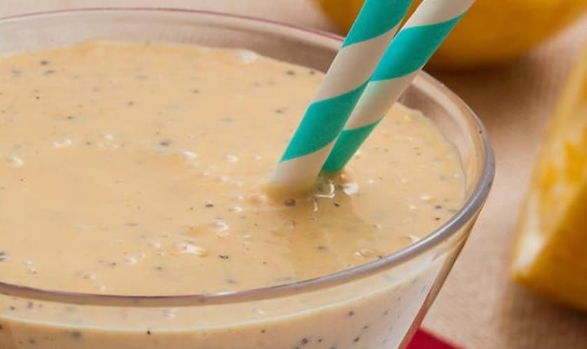 Smoothie de frutas vermelhas com iogurte