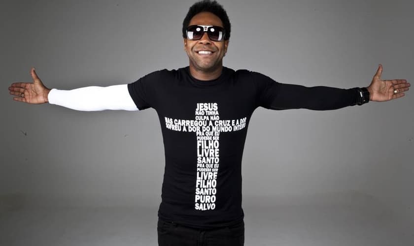 Thalles Roberto ajuda a realizar sonho de ex-morador de rua; assista